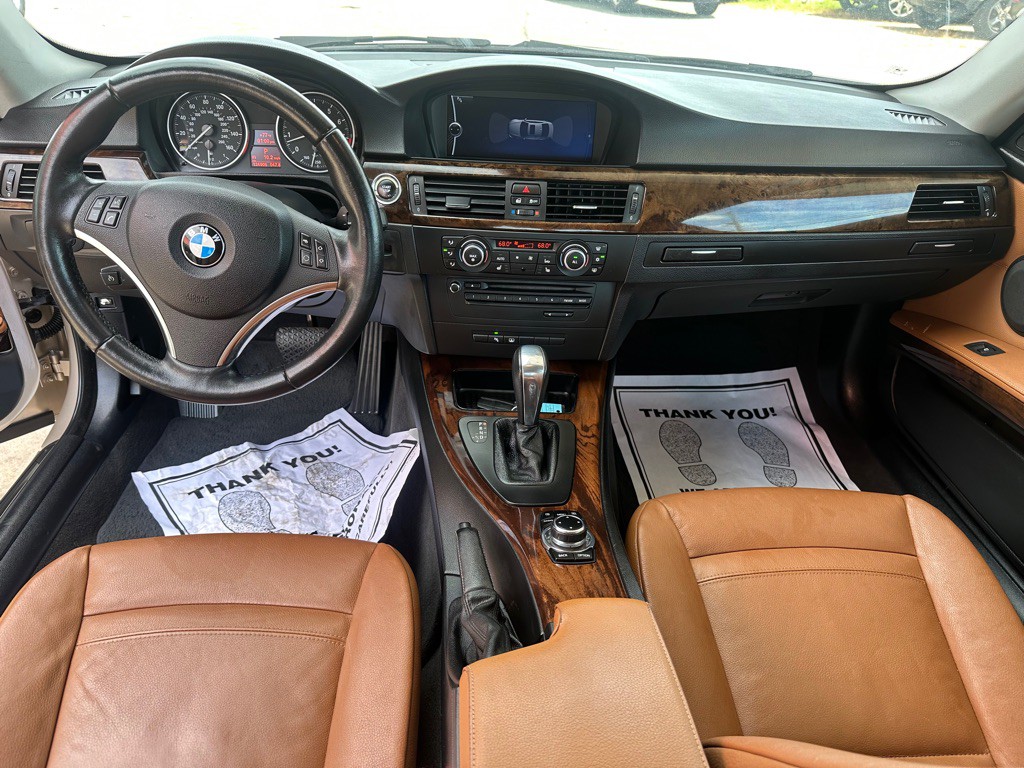 2012 BMW 3 Series Image 15