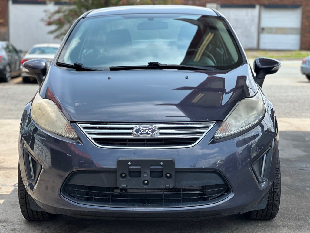 2013 Ford Fiesta Image 2