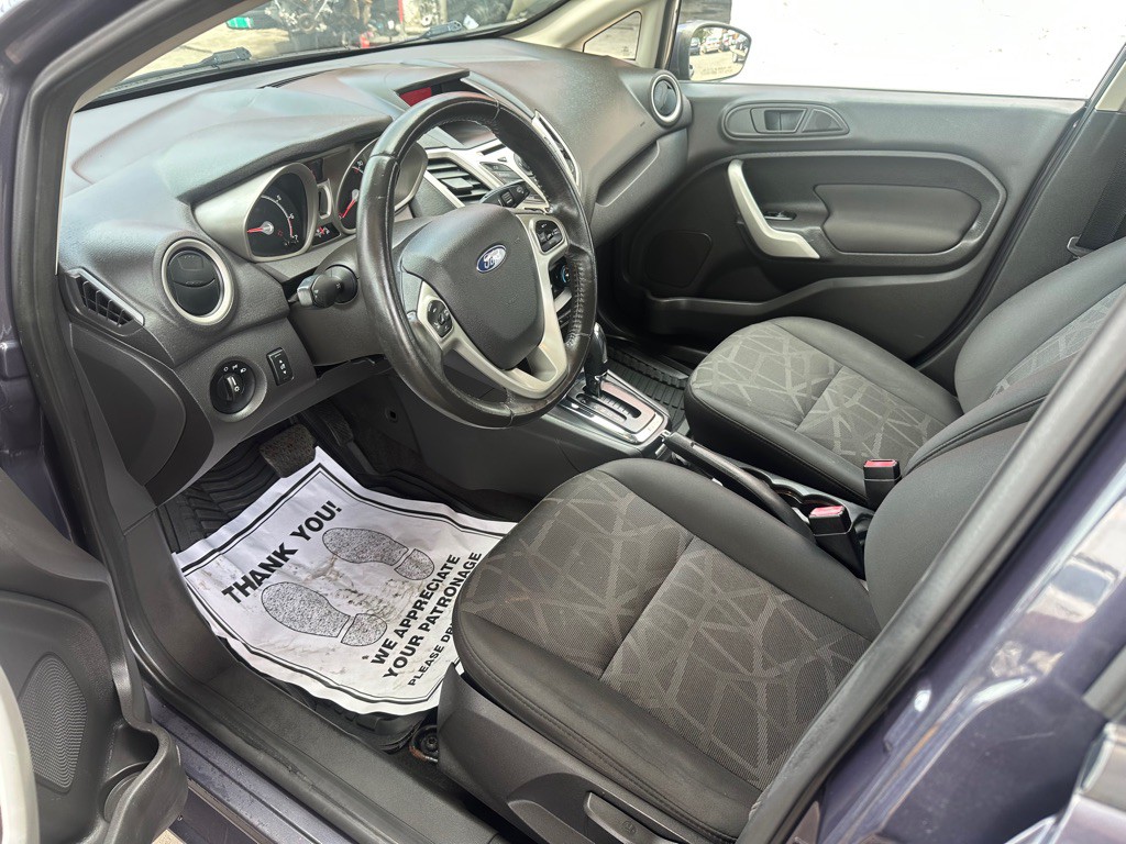 2013 Ford Fiesta Image 13