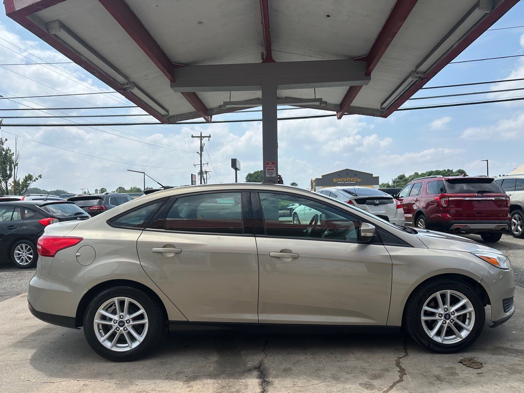 2016 Ford Focus Image 4
