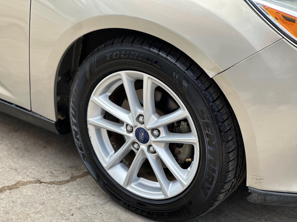 2016 Ford Focus Image 5