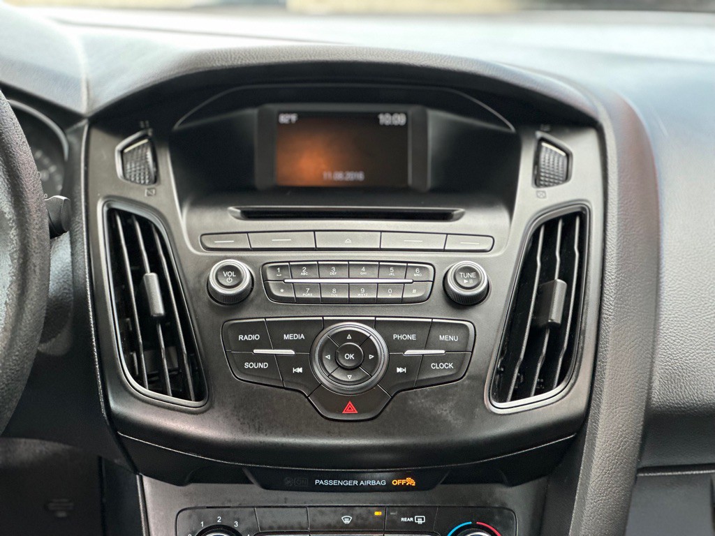 2016 Ford Focus Image 10