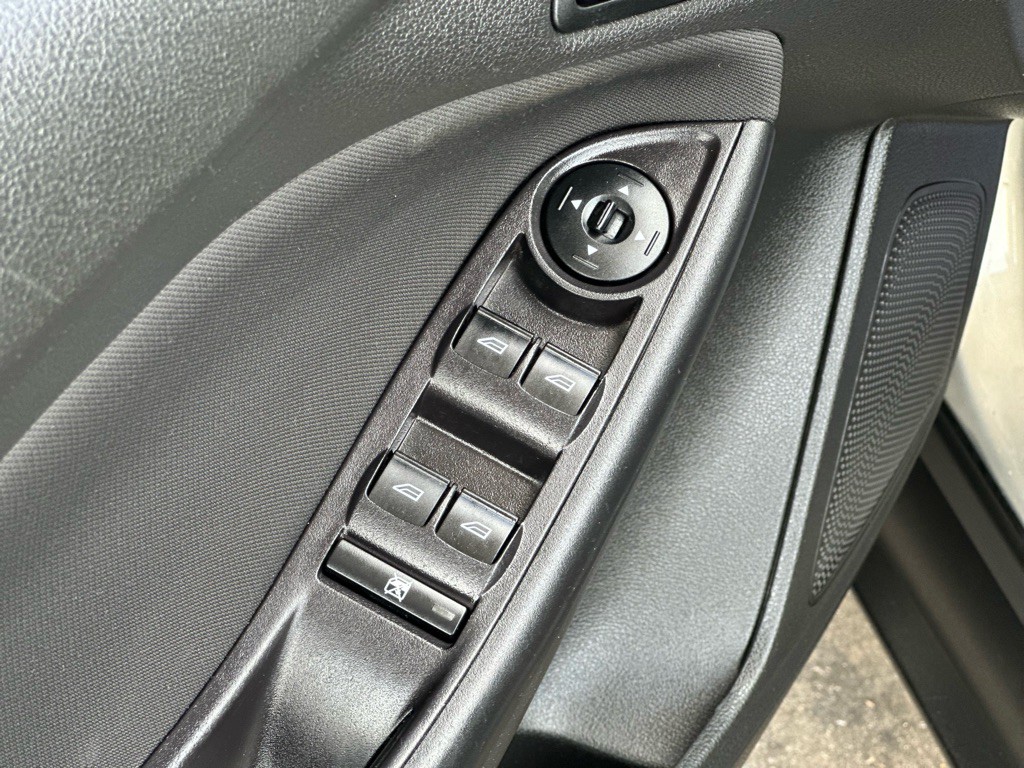 2016 Ford Focus Image 11
