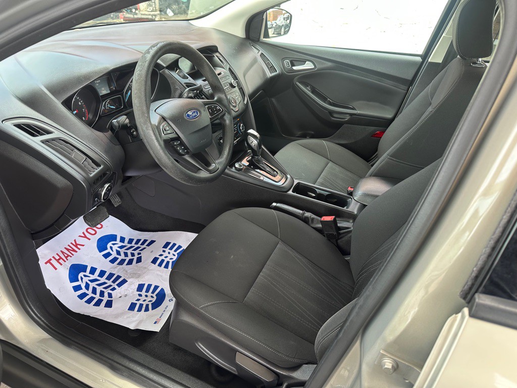 2016 Ford Focus Image 12
