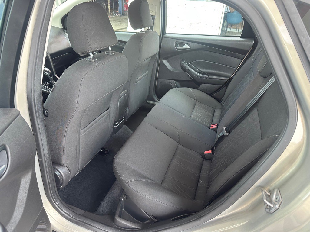 2016 Ford Focus Image 14