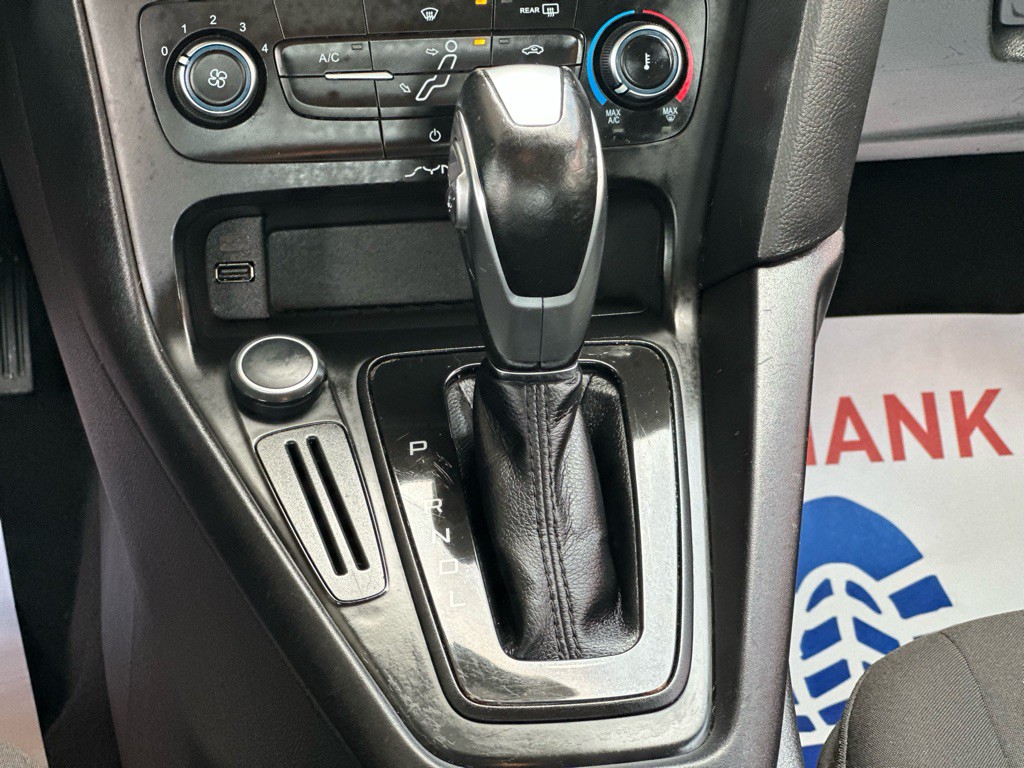 2016 Ford Focus Image 15