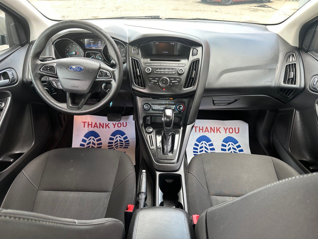 2016 Ford Focus Image 16