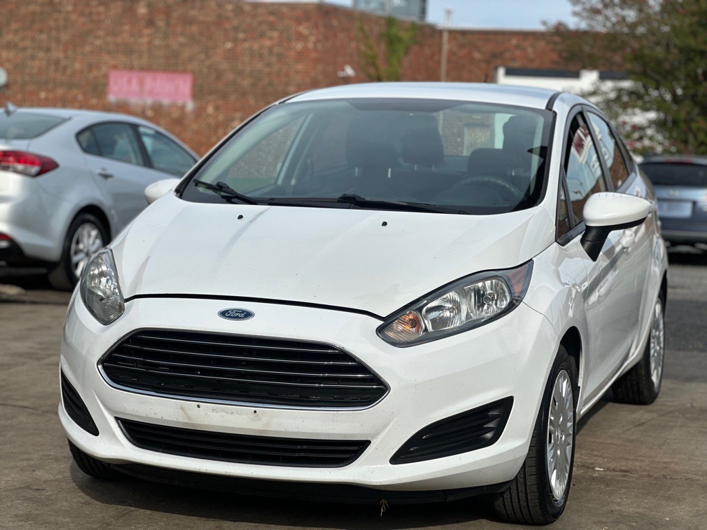 2015 Ford Fiesta Image 3