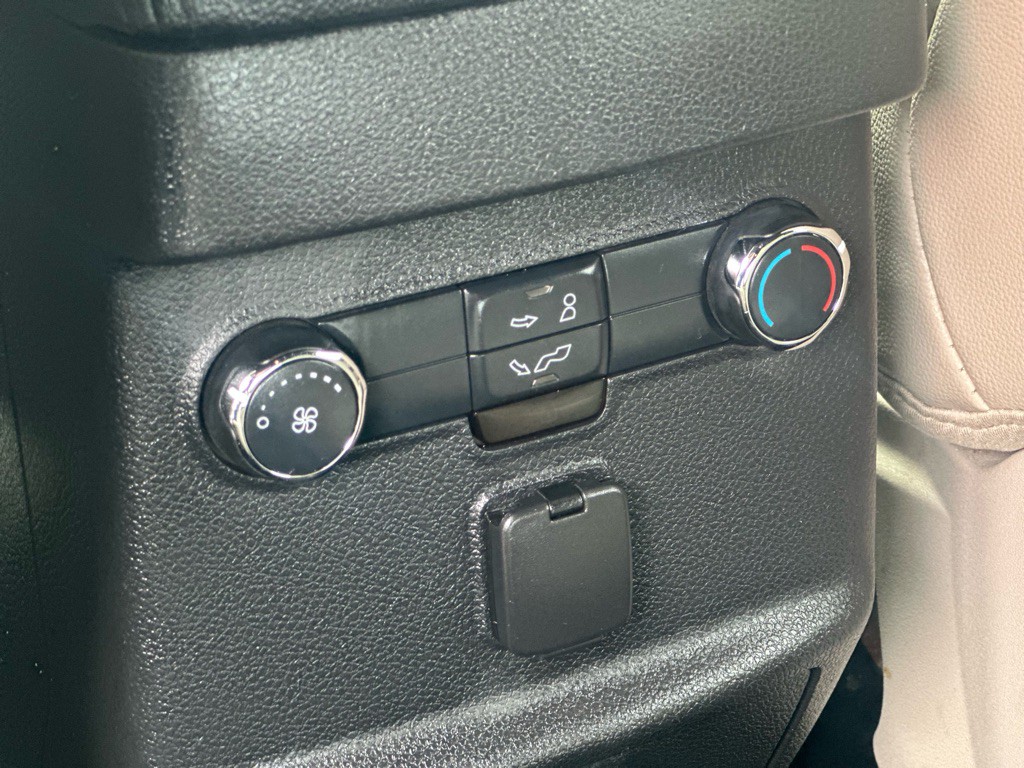 2018 Ford Explorer Image 16