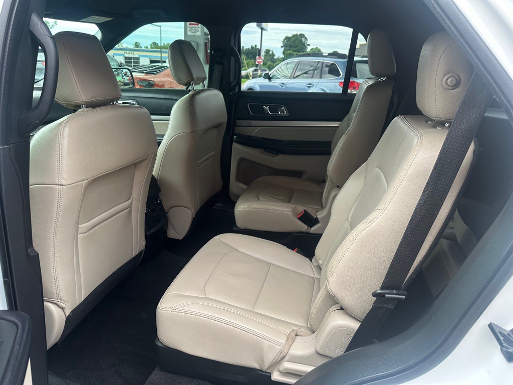 2018 Ford Explorer Image 19