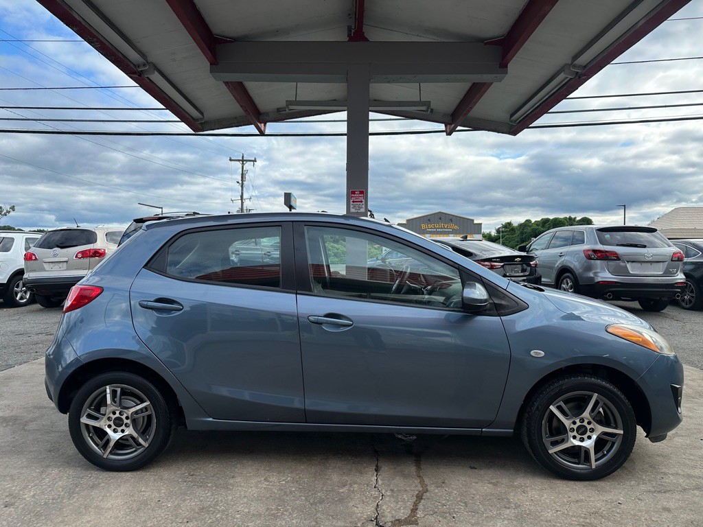 2014 Mazda Mazda2 Image 5