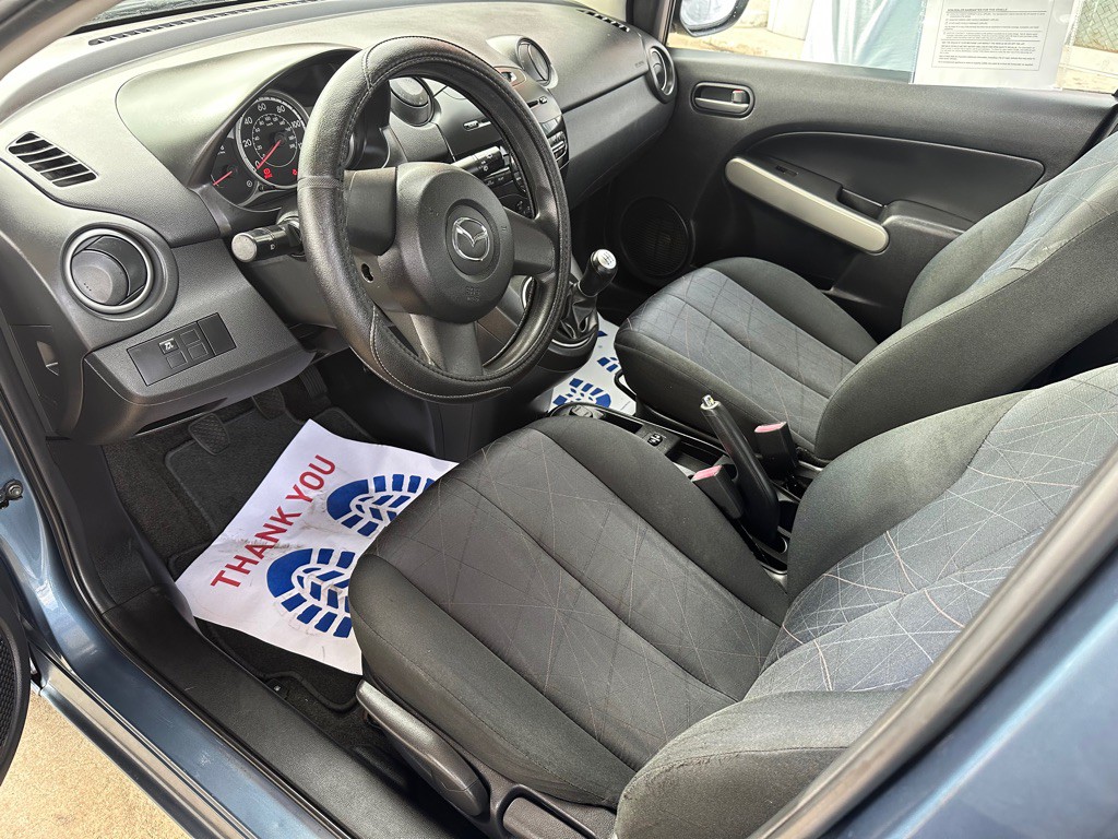 2014 Mazda Mazda2 Image 15
