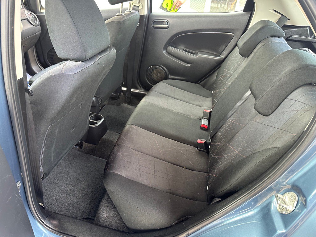 2014 Mazda Mazda2 Image 17
