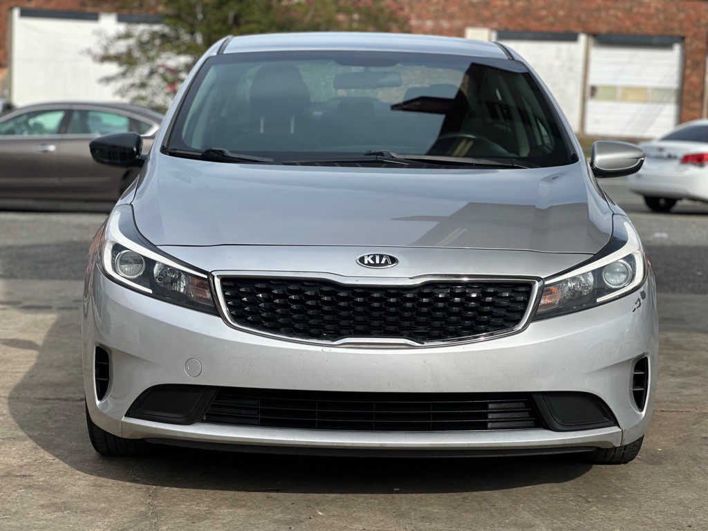 2017 Kia Forte Image 2