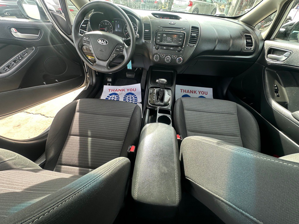 2017 Kia Forte Image 12