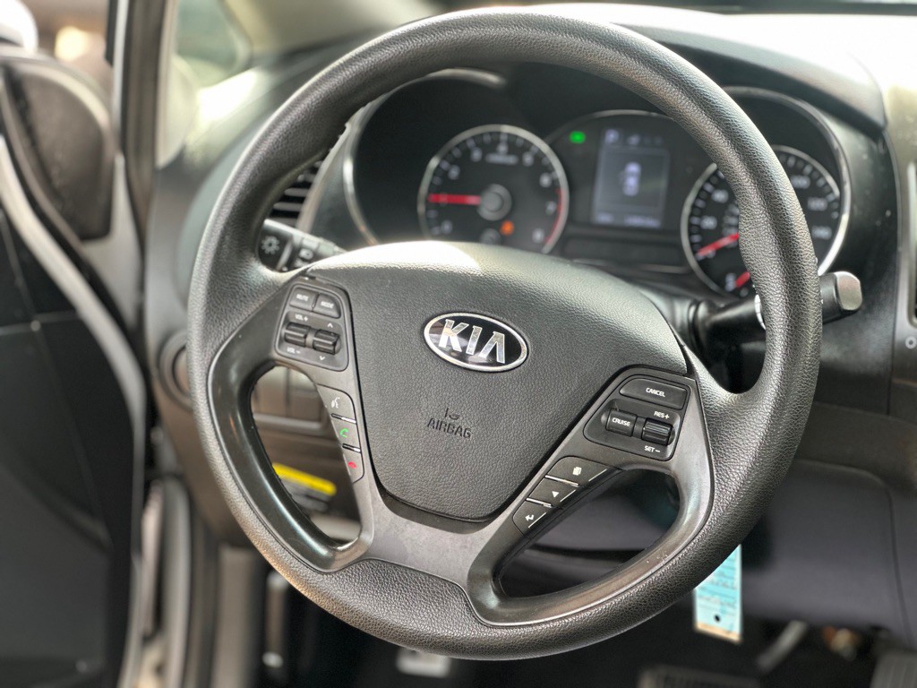 2017 Kia Forte Image 13