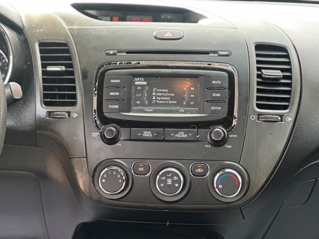 2017 Kia Forte Image 15