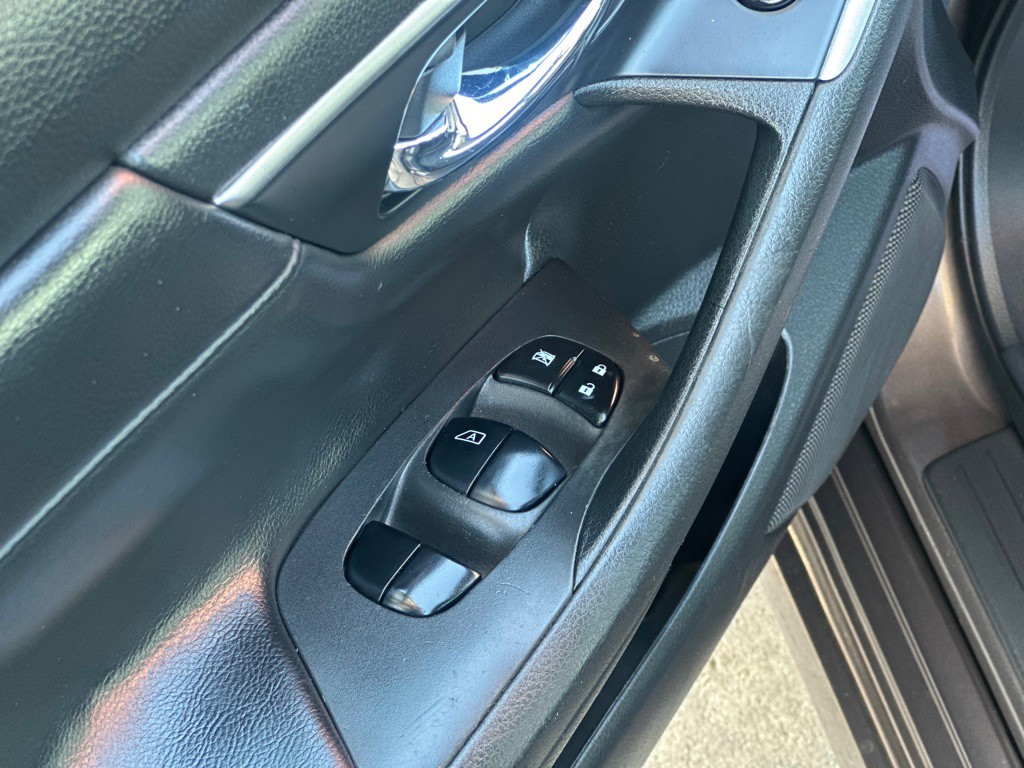 2015 Nissan Altima Image 15