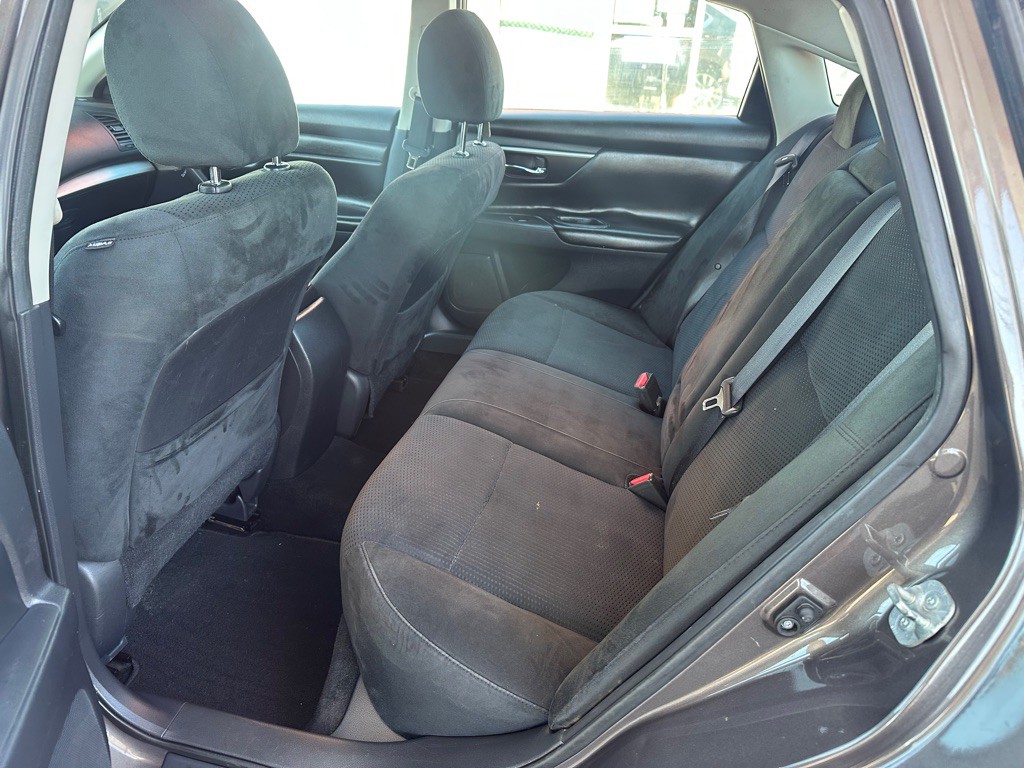 2015 Nissan Altima Image 16