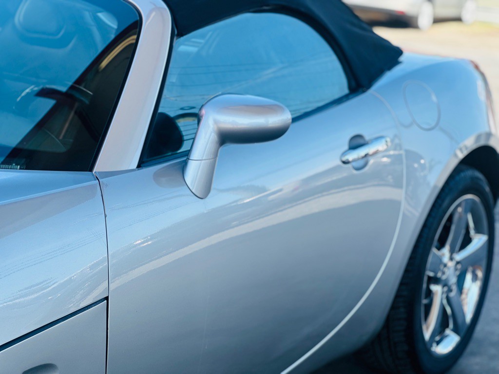 2008 Pontiac Solstice Image 9