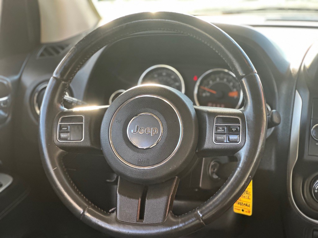 2014 Jeep Compass Image 9