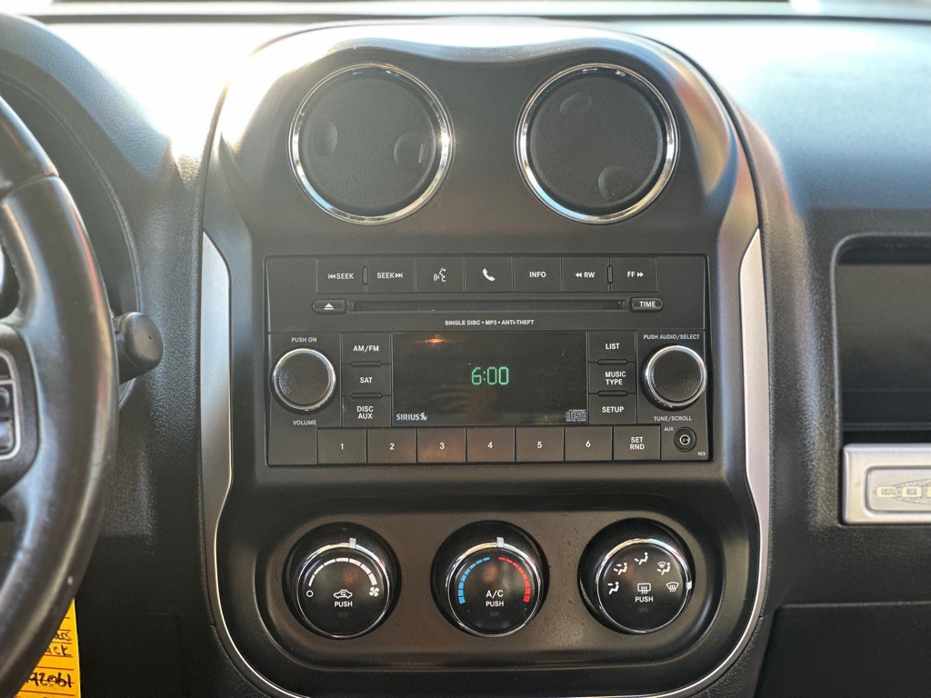 2014 Jeep Compass Image 10