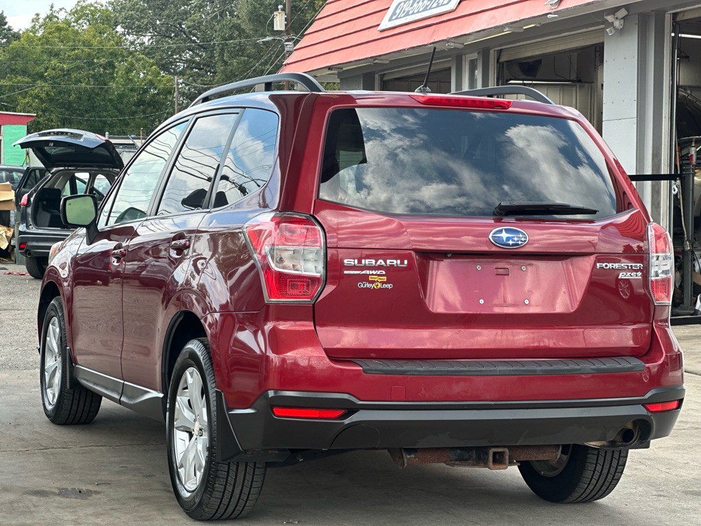2014 Subaru Forester Image 9