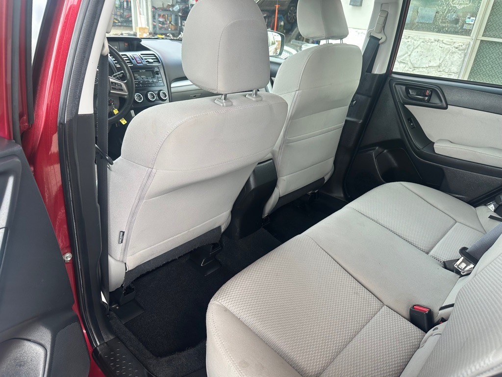 2014 Subaru Forester Image 36