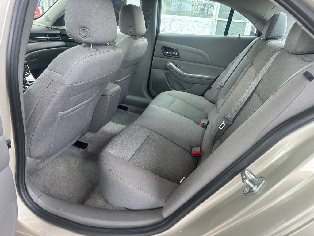 2015 Chevrolet Malibu Image 16