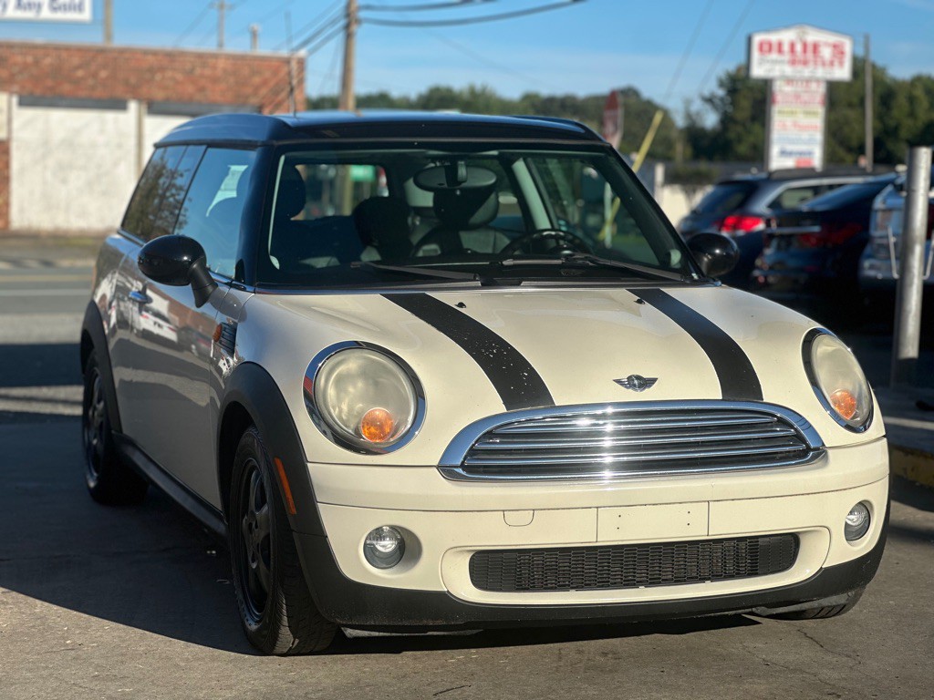 2010 MINI Cooper Image 1