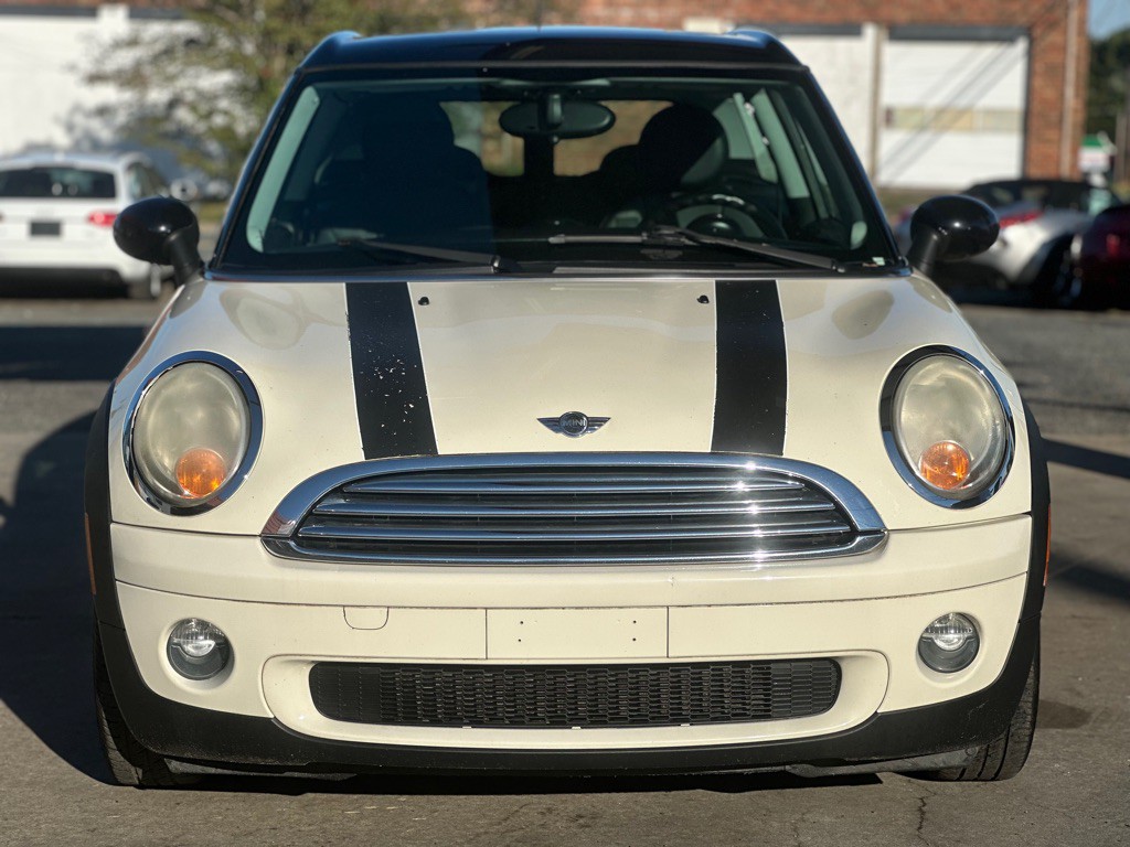 2010 MINI Cooper Image 2