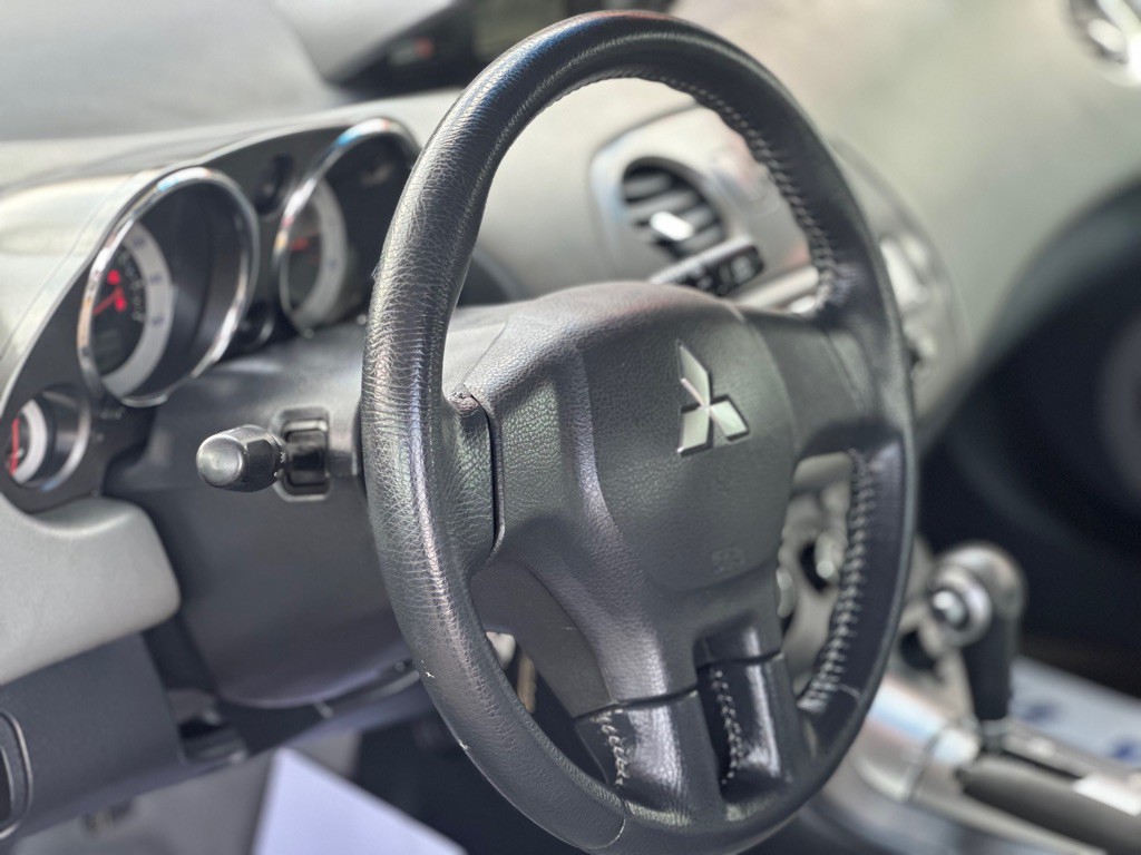2006 Mitsubishi Eclipse Image 11