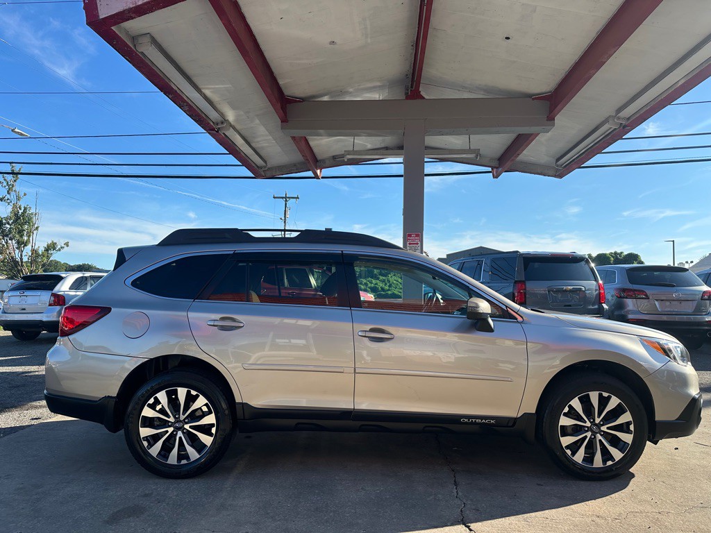 2015 Subaru Outback Image 4
