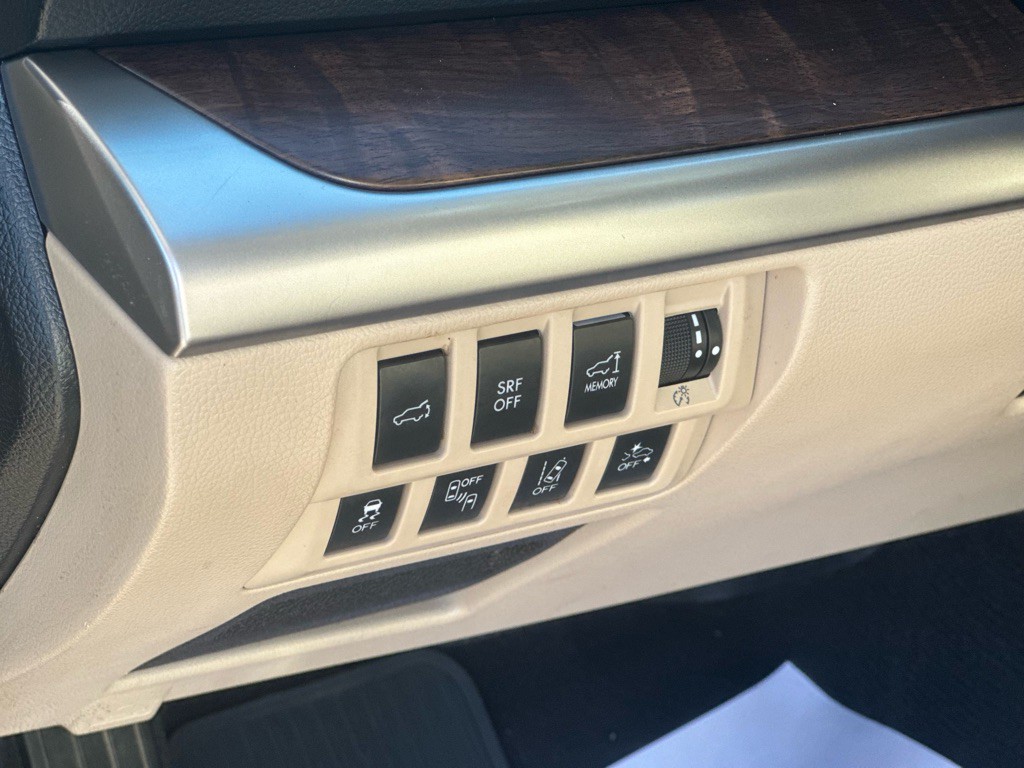 2015 Subaru Outback Image 16