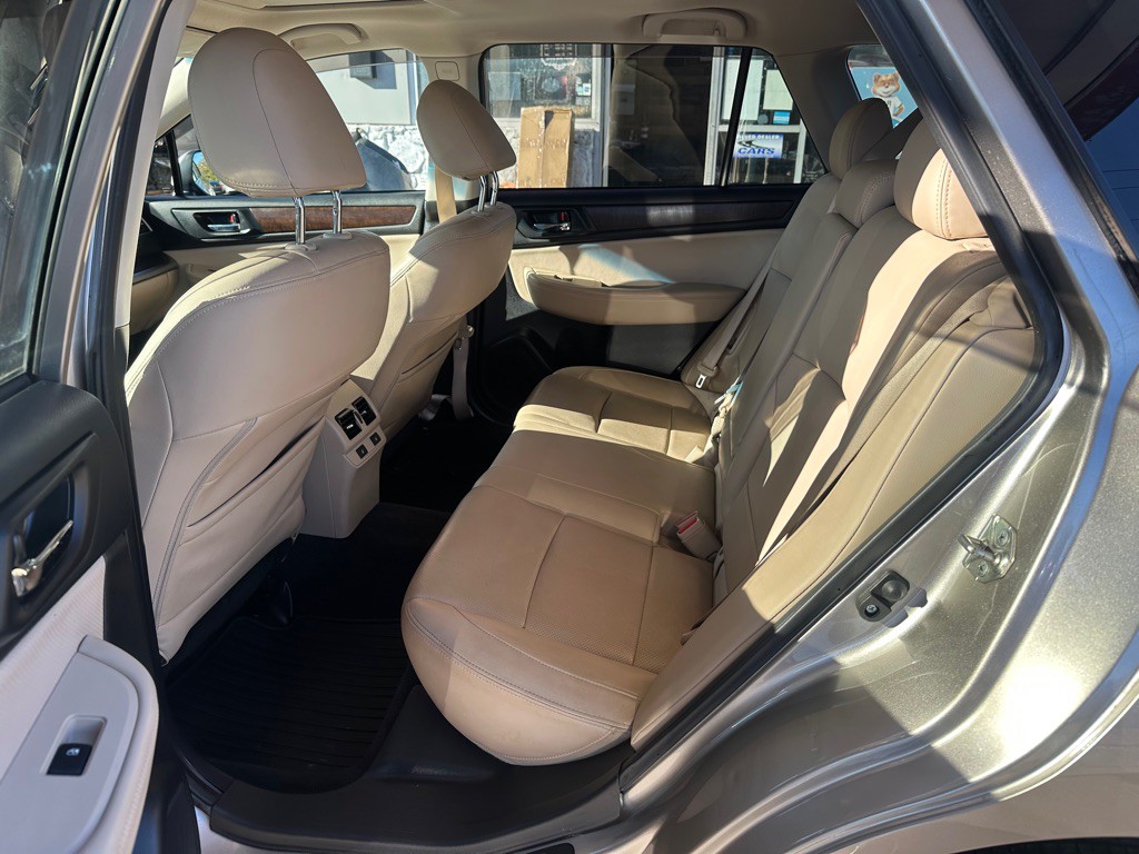 2015 Subaru Outback Image 18
