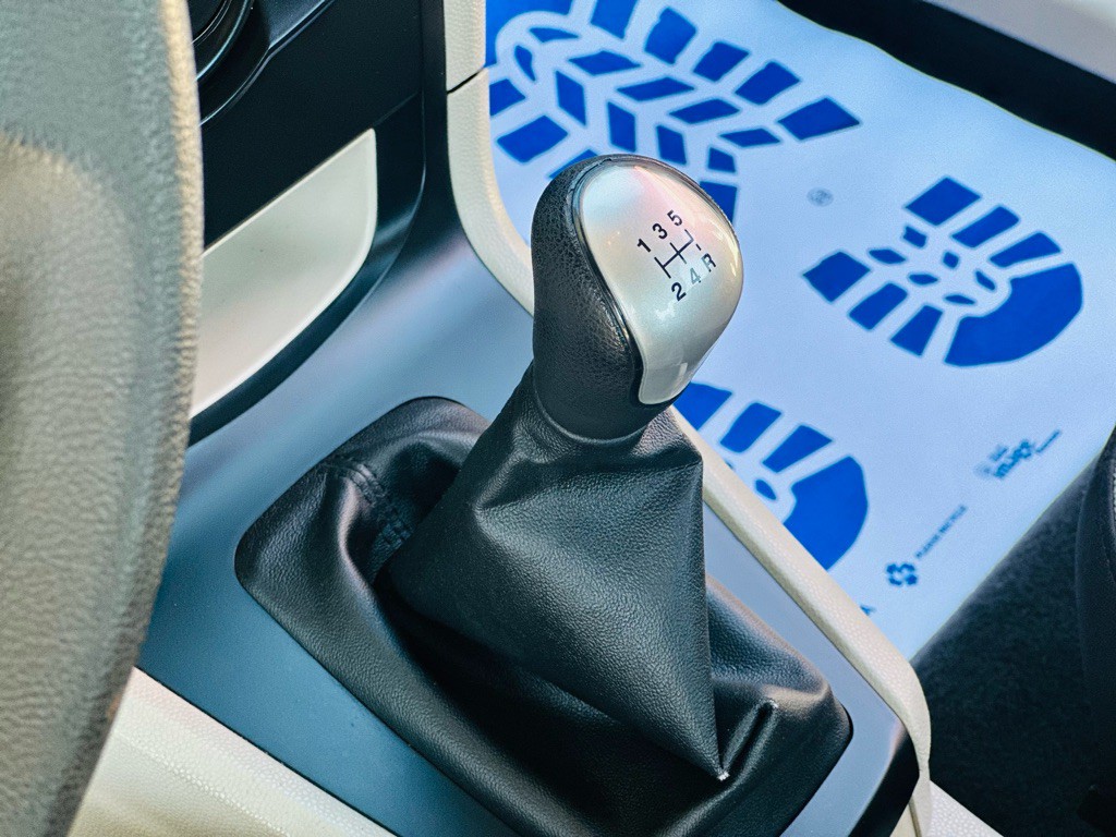 2013 Ford Fiesta Image 10