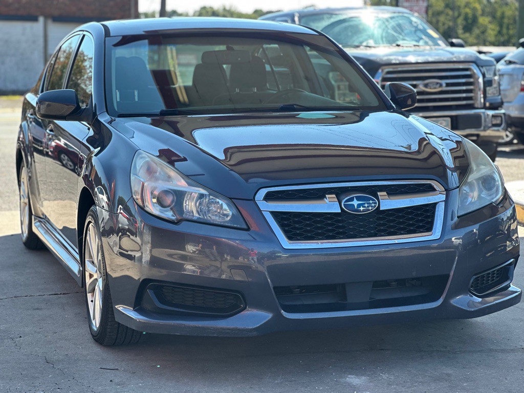 2013 Subaru Legacy Image 1