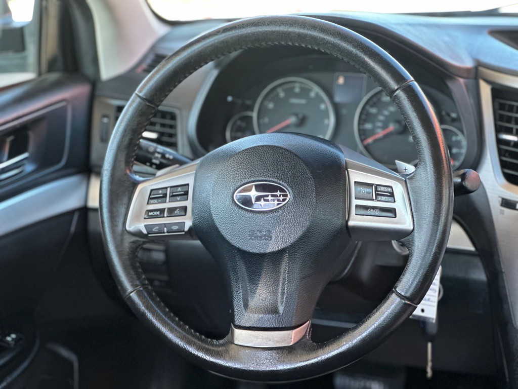 2013 Subaru Legacy Image 11
