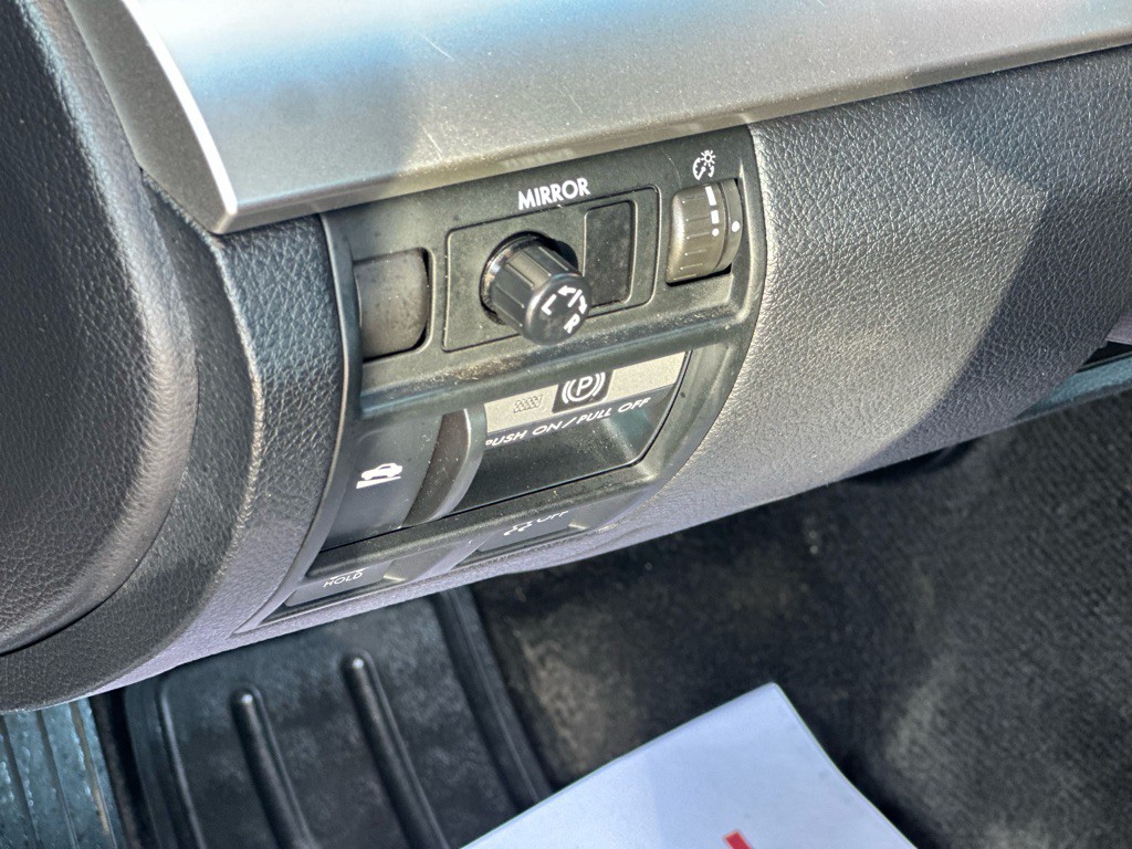2013 Subaru Legacy Image 12