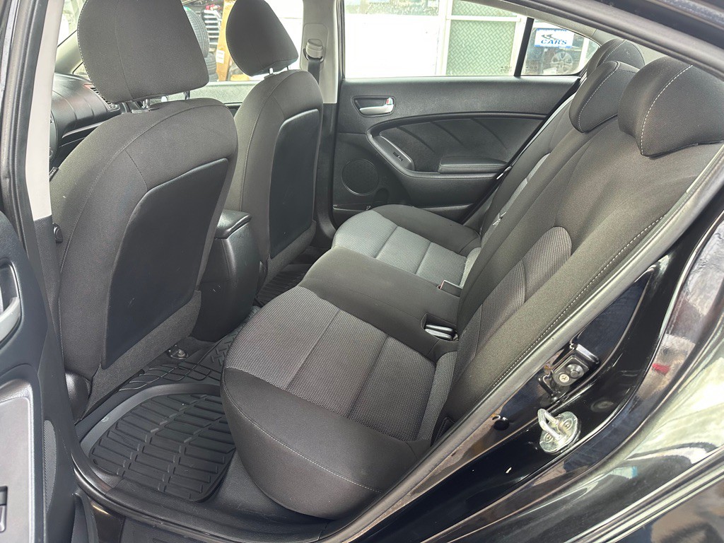 2018 Kia Forte Image 17