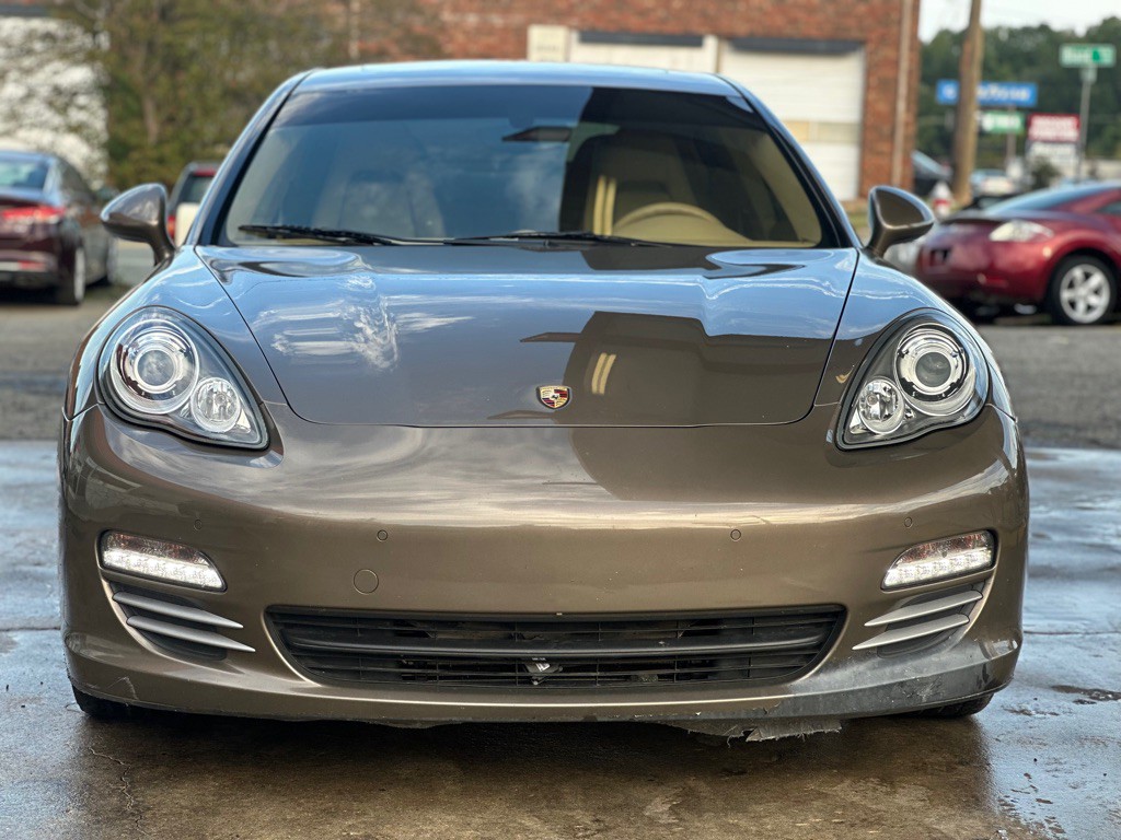 2012 Porsche Panamera Image 2