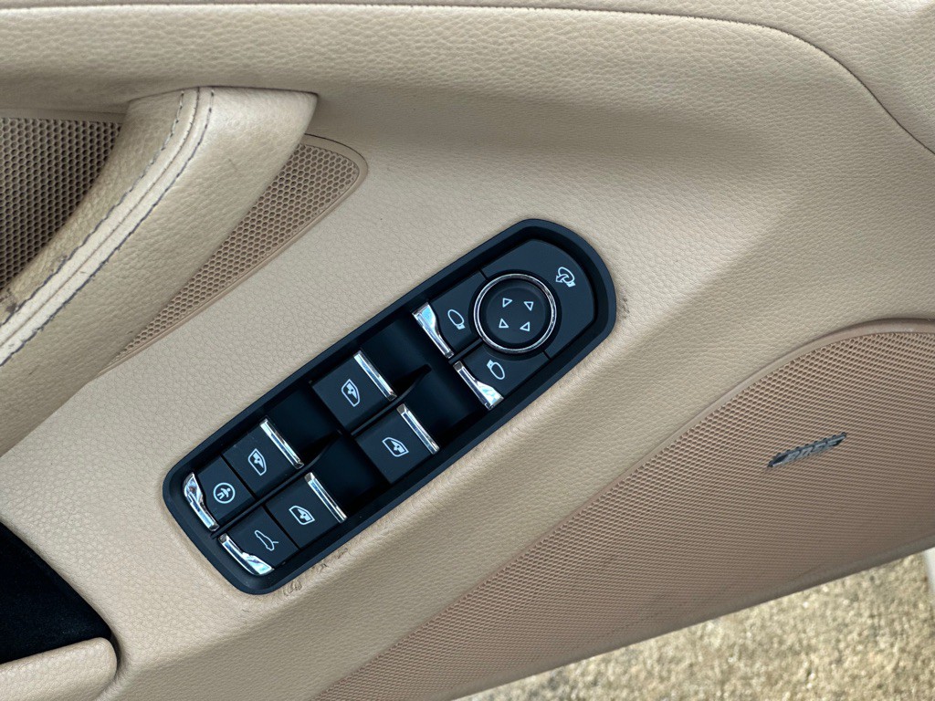 2012 Porsche Panamera Image 15