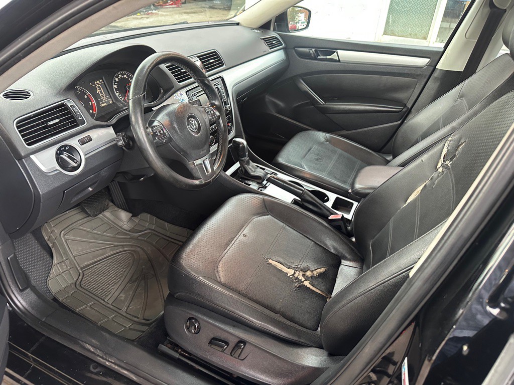 2013 Volkswagen Passat Image 15