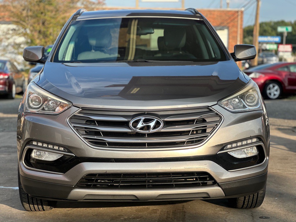 2017 Hyundai Santa Fe Sport Image 2