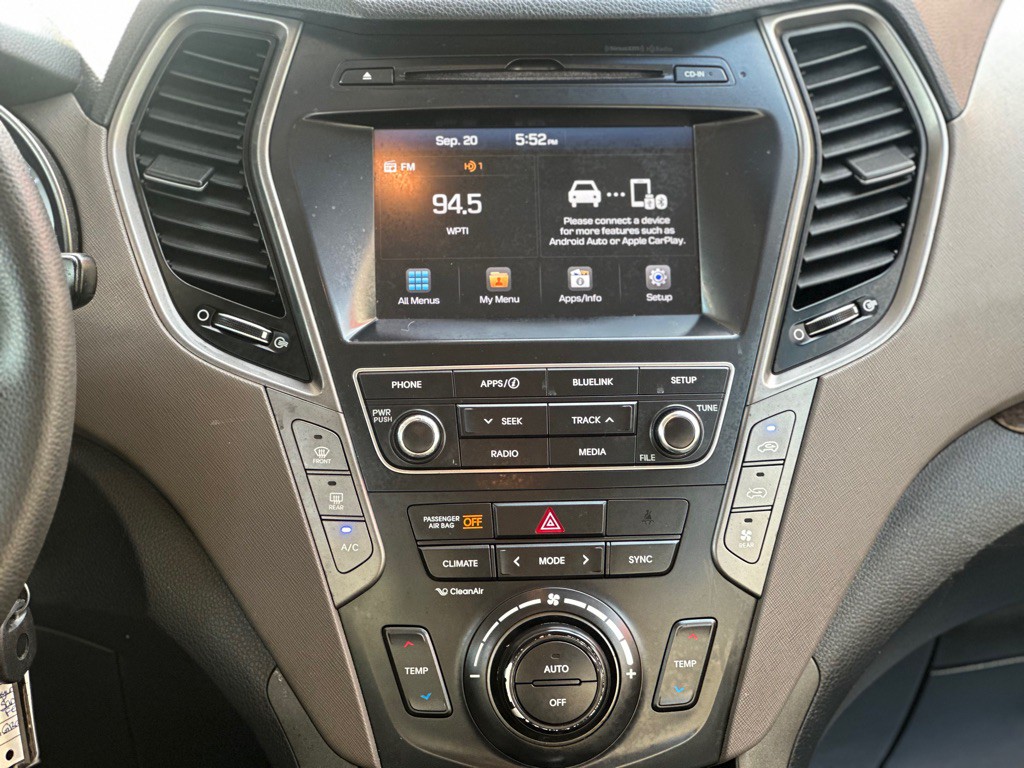 2018 Hyundai Santa Fe Image 13