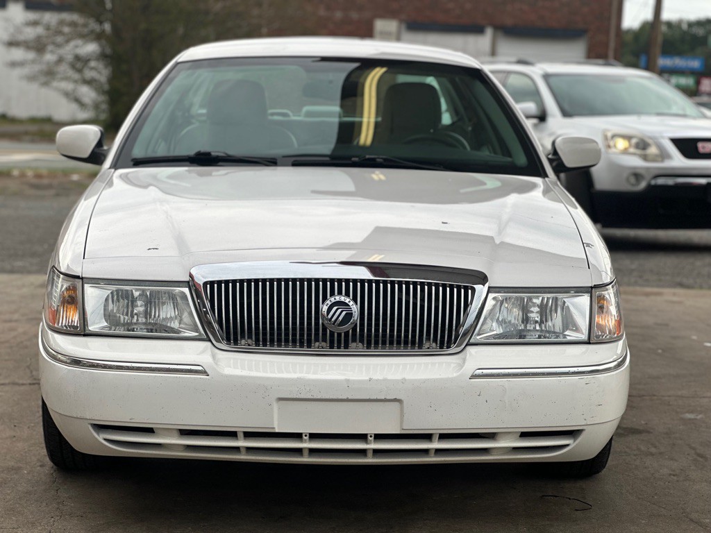 2005 Mercury Grand Marquis Image 3