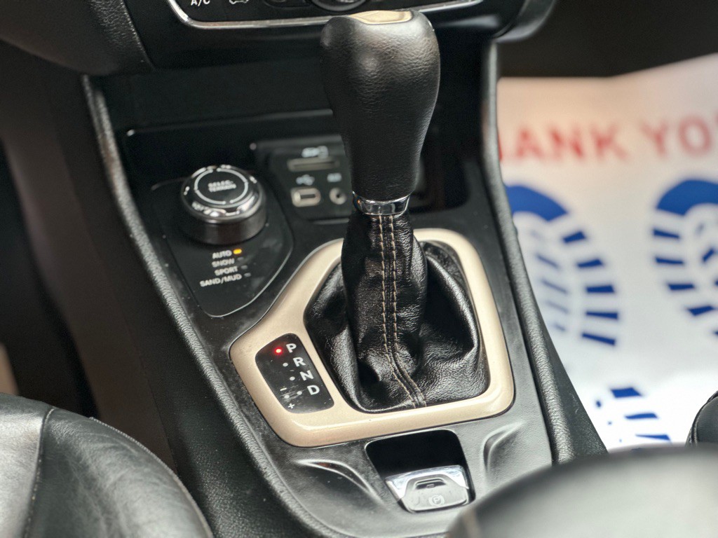 2015 Jeep Cherokee Image 20