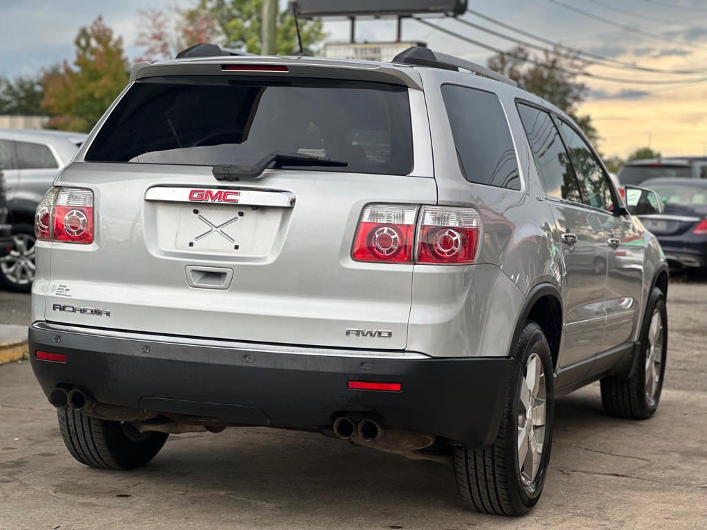 2011 GMC Acadia Image 8
