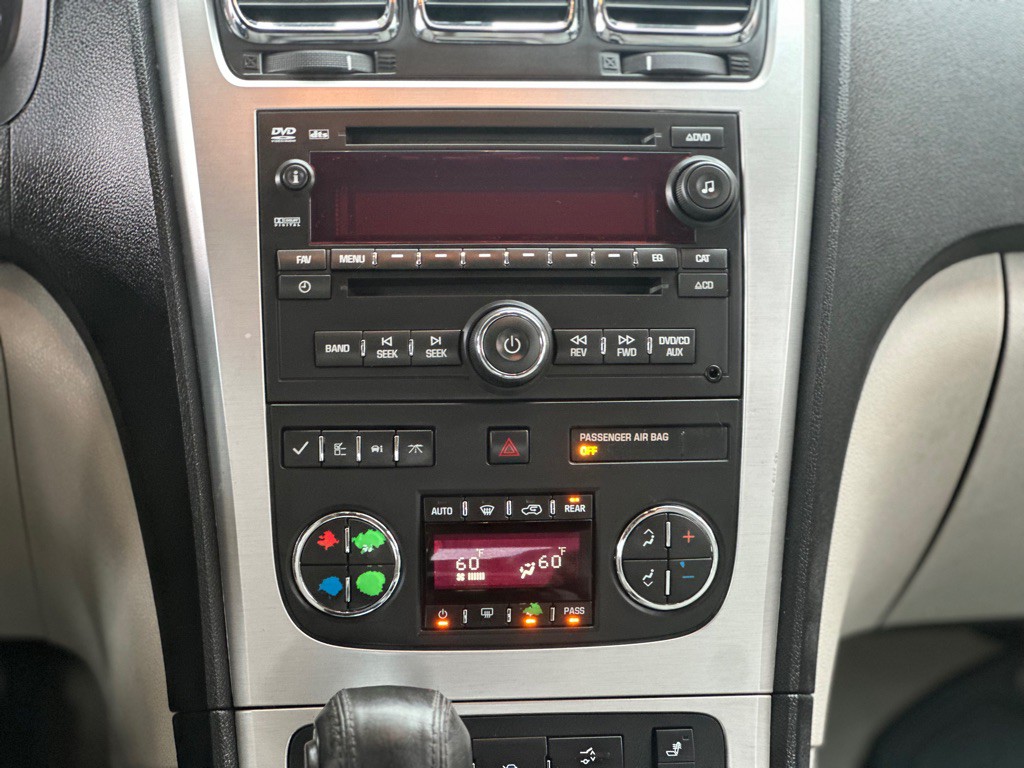 2011 GMC Acadia Image 15