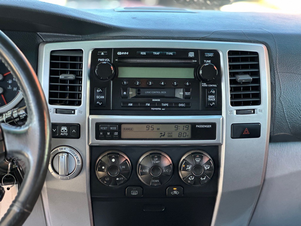 2003 Toyota 4Runner Image 13
